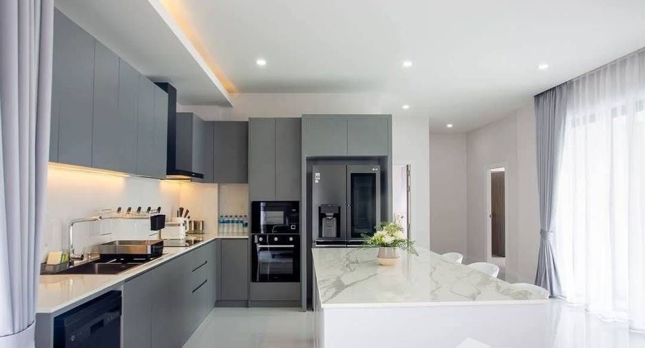 For sale 4 bedrooms villa in Hua Hin, Prachuap Khiri Khan