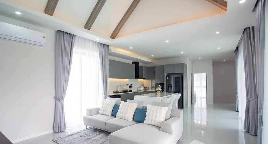 For sale 4 bedrooms villa in Hua Hin, Prachuap Khiri Khan