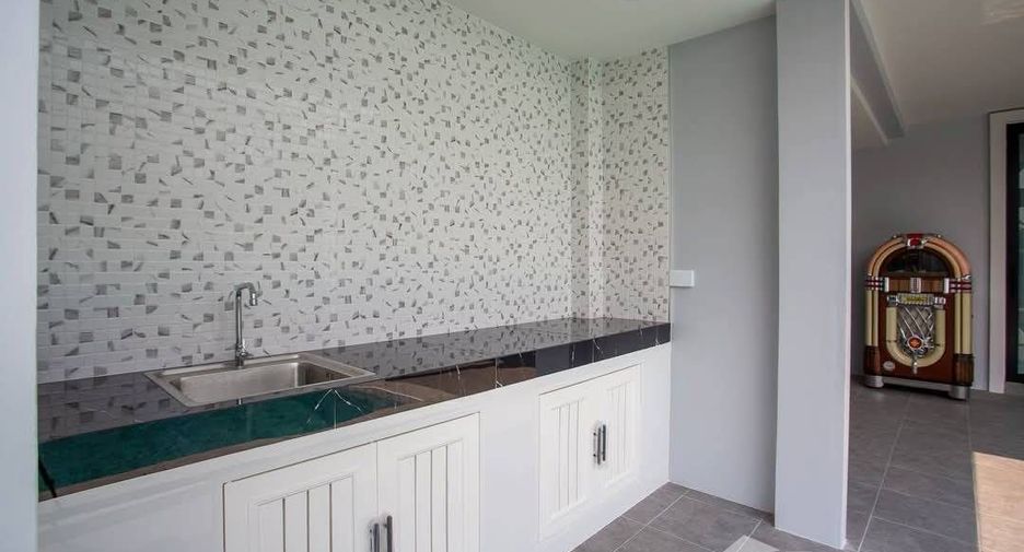 For sale 4 bedrooms villa in Hua Hin, Prachuap Khiri Khan