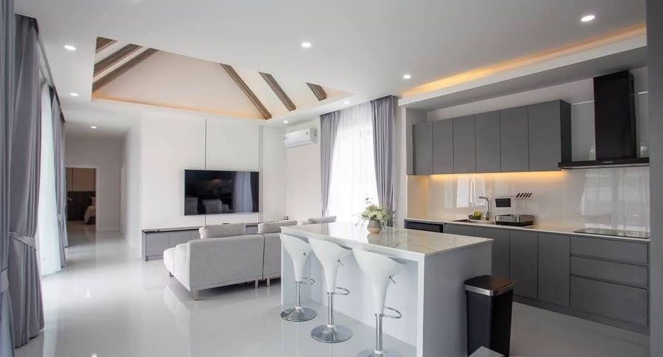 For sale 4 bedrooms villa in Hua Hin, Prachuap Khiri Khan