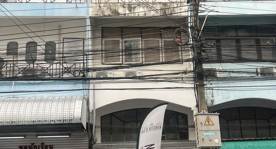 For sale 4 bedrooms retail Space in Don Mueang, Bangkok