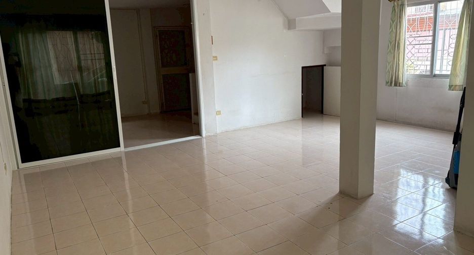 Продажа 3 спальни таунхаус в Mueang Nakhon Pathom, Накхонпатхом