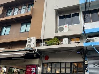出售 4 卧室 联排别墅 在 Suan Luang, 曼谷