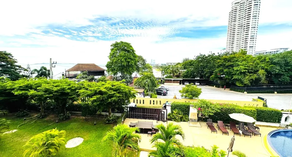 出售 和 出租 3 卧室 公寓 在 Sattahip, Chon Buri