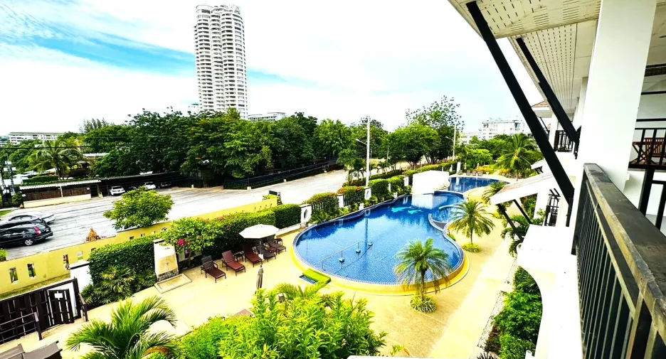 出售 和 出租 3 卧室 公寓 在 Sattahip, Chon Buri