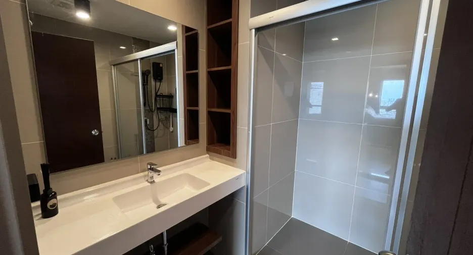 For sale and for rent 1 bed condo in Huai Khwang, Bangkok
