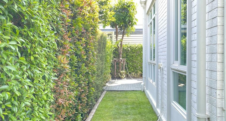 For sale 4 bedrooms house in Prawet, Bangkok