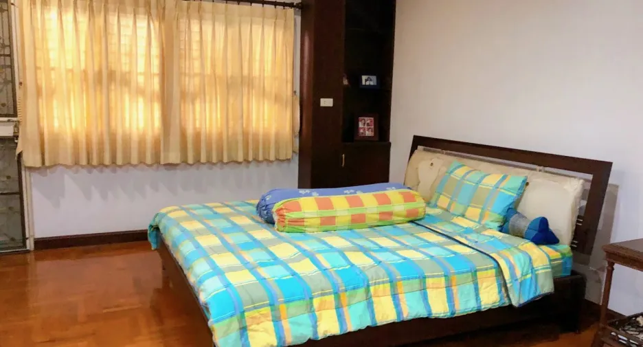 Haus zum Kauf mit 5 Zimmer in Bang Khen, Bangkok