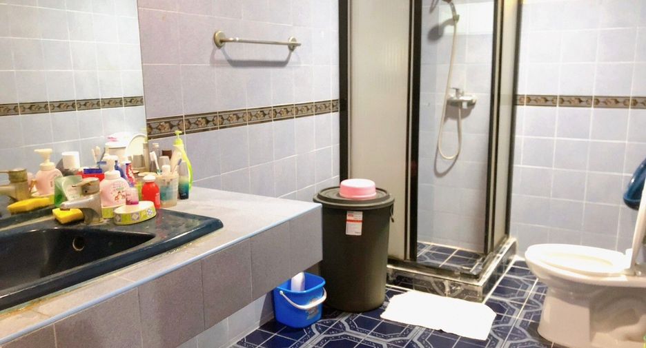 Haus zum Kauf mit 5 Zimmer in Bang Khen, Bangkok