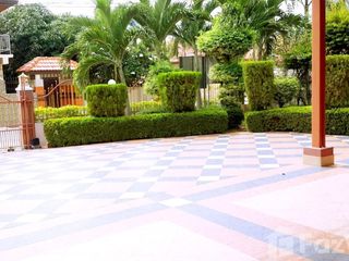 À vendre et à louer 4 chambres maison à Bang Lamung, Chonburi