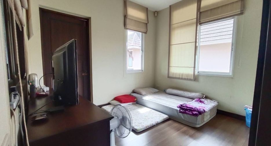 For sale 3 bedrooms house in Si Racha, Chonburi
