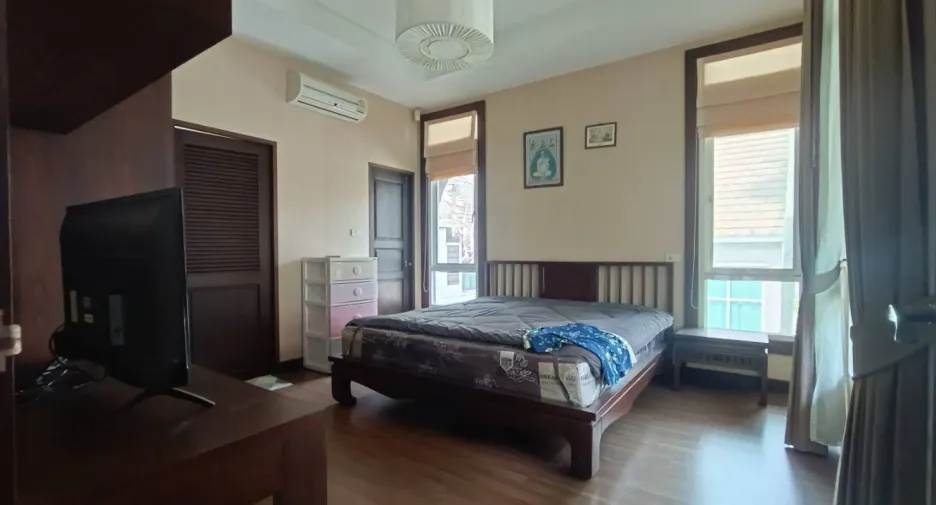 For sale 3 bedrooms house in Si Racha, Chonburi