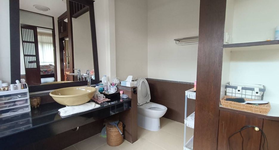 For sale 3 bedrooms house in Si Racha, Chonburi