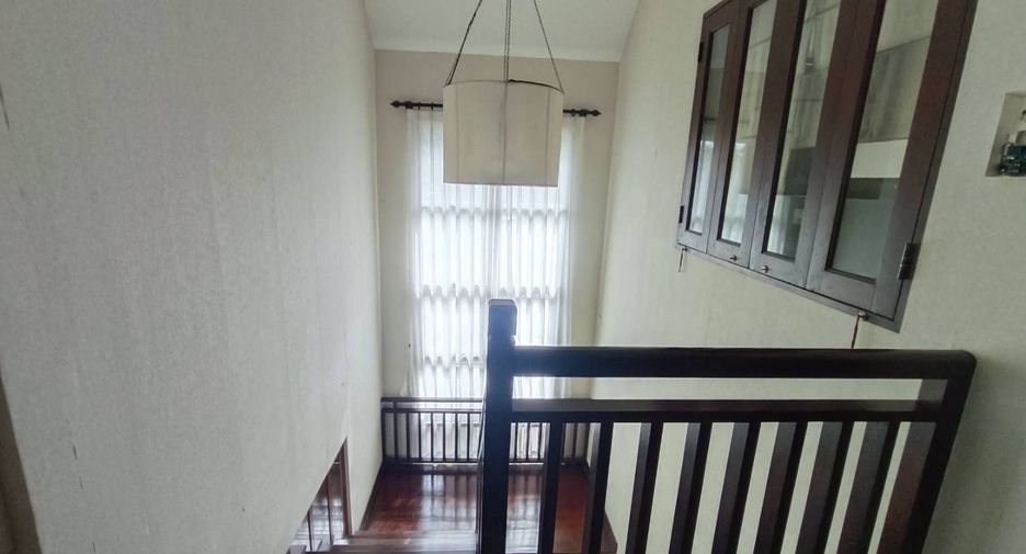 For sale 3 bedrooms house in Si Racha, Chonburi