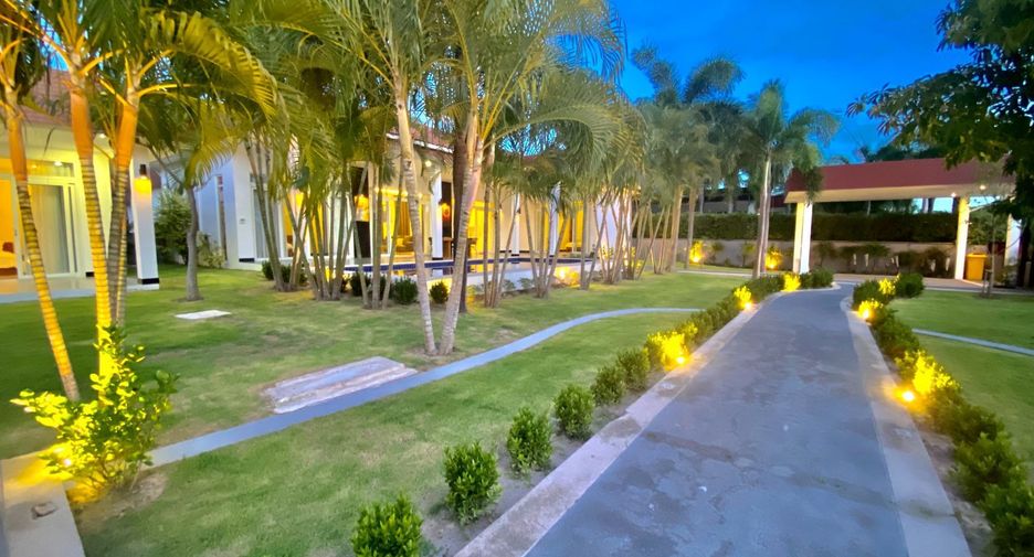 For sale 4 bedrooms villa in Hua Hin, Prachuap Khiri Khan