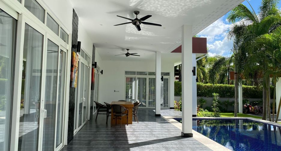 For sale 4 bedrooms villa in Hua Hin, Prachuap Khiri Khan