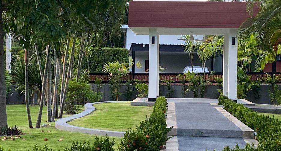 For sale 4 bedrooms villa in Hua Hin, Prachuap Khiri Khan
