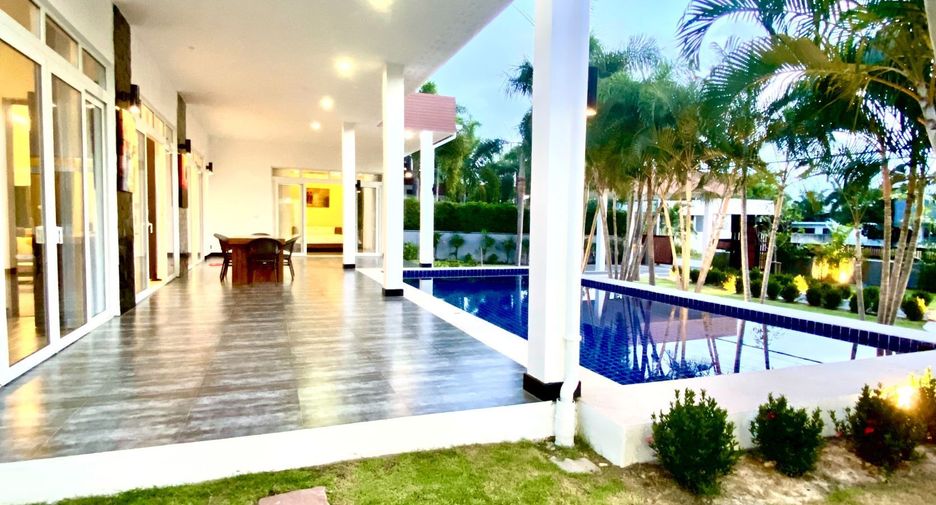 For sale 4 bedrooms villa in Hua Hin, Prachuap Khiri Khan