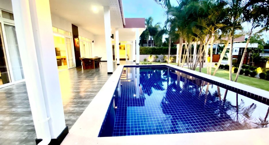 For sale 4 bedrooms villa in Hua Hin, Prachuap Khiri Khan