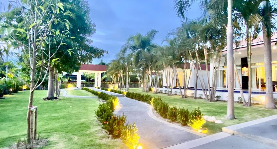 For sale 4 bedrooms villa in Hua Hin, Prachuap Khiri Khan