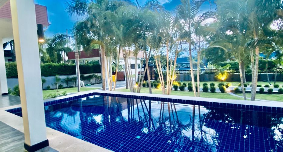For sale 4 bedrooms villa in Hua Hin, Prachuap Khiri Khan