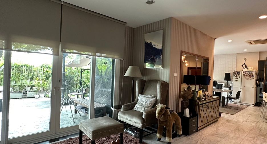 Haus zum Kauf mit 6 Zimmer in Saphan Sung, Bangkok