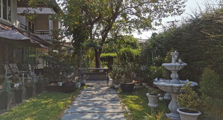 Haus zum Kauf mit 6 Zimmer in Saphan Sung, Bangkok