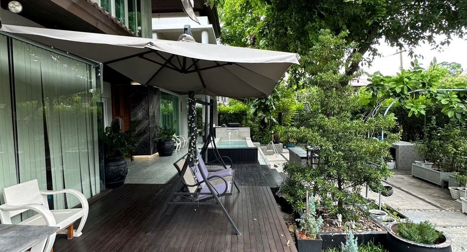 Haus zum Kauf mit 6 Zimmer in Saphan Sung, Bangkok
