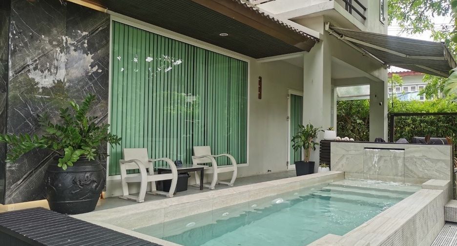 Haus zum Kauf mit 6 Zimmer in Saphan Sung, Bangkok