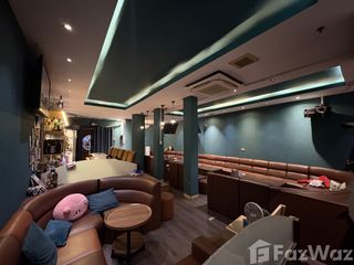 Casa adosada en venta y en alquiler de 3 habitaciones en Watthana, Bangkok