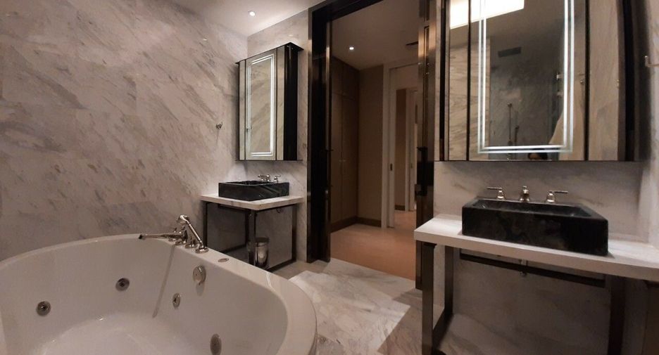 For sale 6 ベッドルーム condo in Khlong San, Bangkok