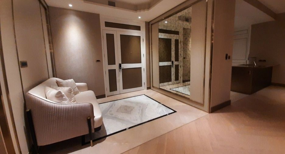 Wohnung zum Kauf mit 6 Zimmer in Khlong San, Bangkok