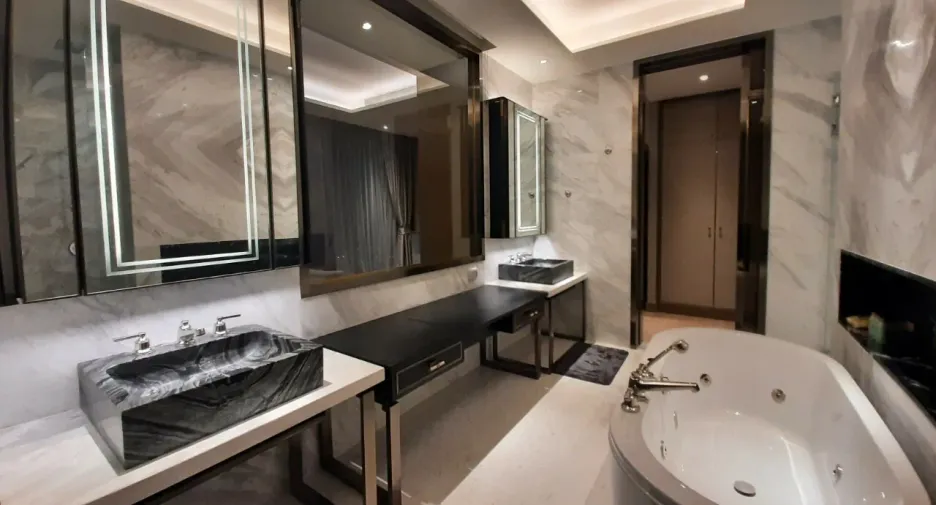 Wohnung zum Kauf mit 6 Zimmer in Khlong San, Bangkok
