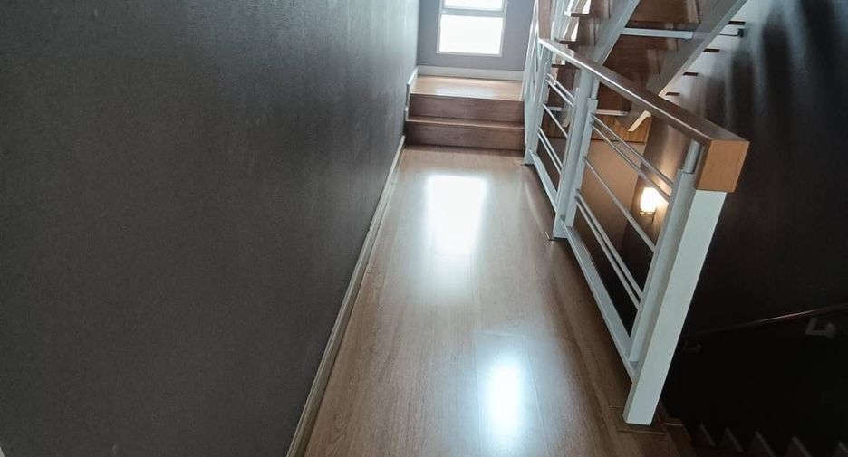 Casa adosada en venta de 3 habitaciones en Khan Na Yao, Bangkok