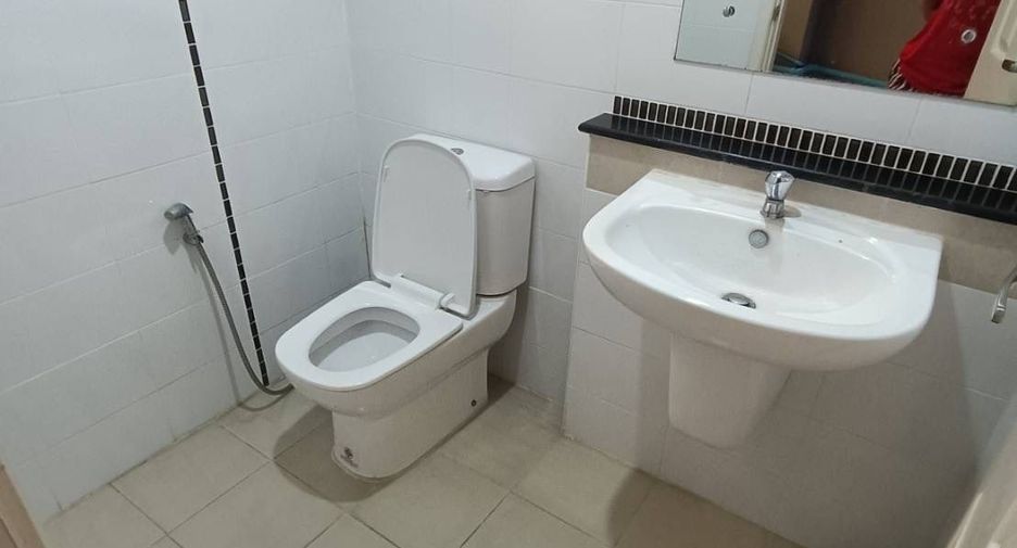 For sale 3 bedrooms townhouse in Khan Na Yao, Bangkok