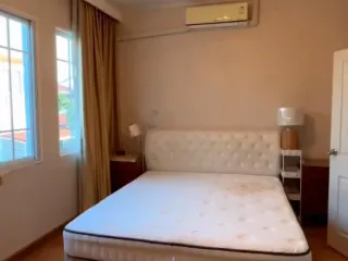 Casa adosada en venta de 4 habitaciones en Bang Lamung, Chonburi