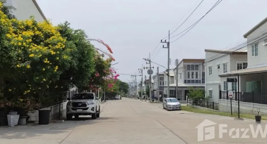 Casa adosada en venta de 4 habitaciones en Bang Lamung, Chonburi