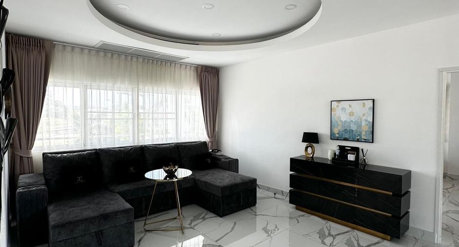 For sale 3 bedrooms villa in Mueang Phuket, Phuket
