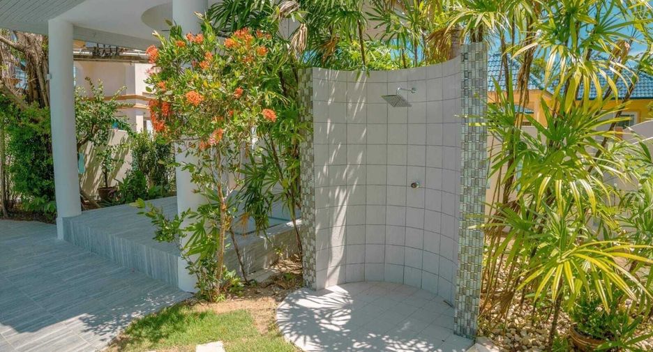For sale 3 bedrooms villa in Mueang Phuket, Phuket