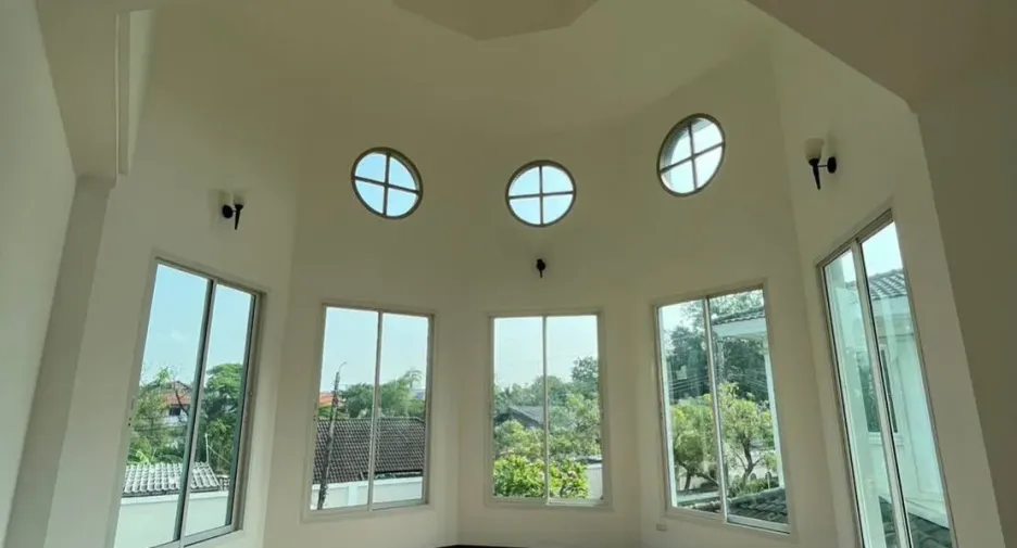 For sale 3 bedrooms house in Bang Kapi, Bangkok