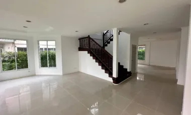 For sale 3 bedrooms house in Bang Kapi, Bangkok
