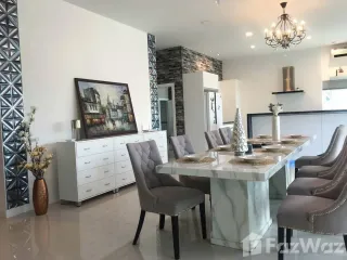 Villa en venta y en alquiler de 5 habitaciones en Bang Lamung, Chonburi