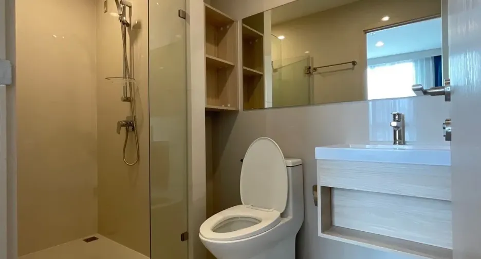 For rent 1 bed condo in Huai Khwang, Bangkok
