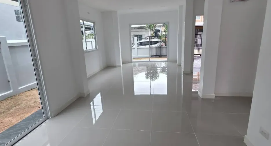 Villa zum Kauf mit 3 Zimmer in Sattahip, Chonburi