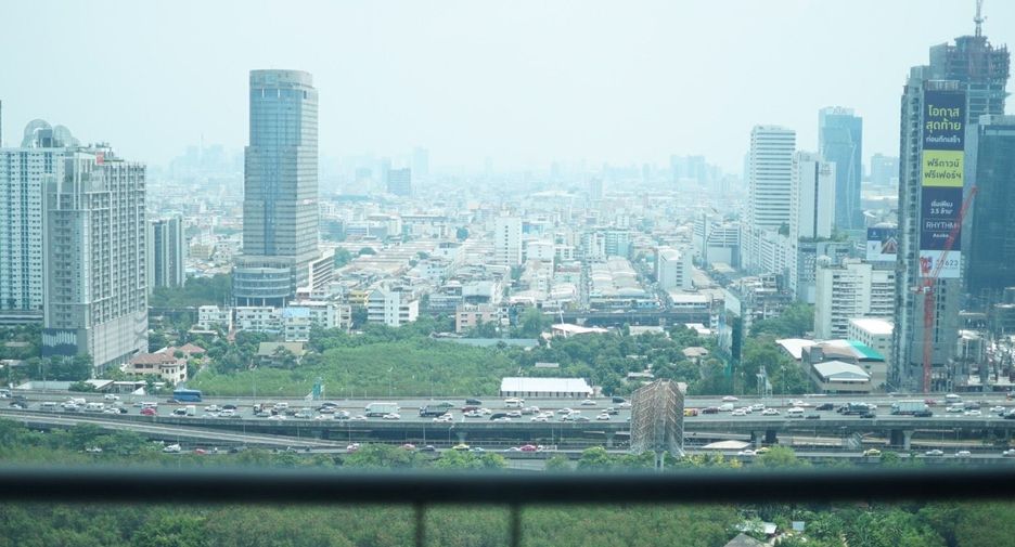 For sale 2 ベッドルーム condo in Watthana, Bangkok