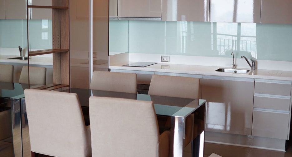 For sale 2 ベッドルーム condo in Watthana, Bangkok