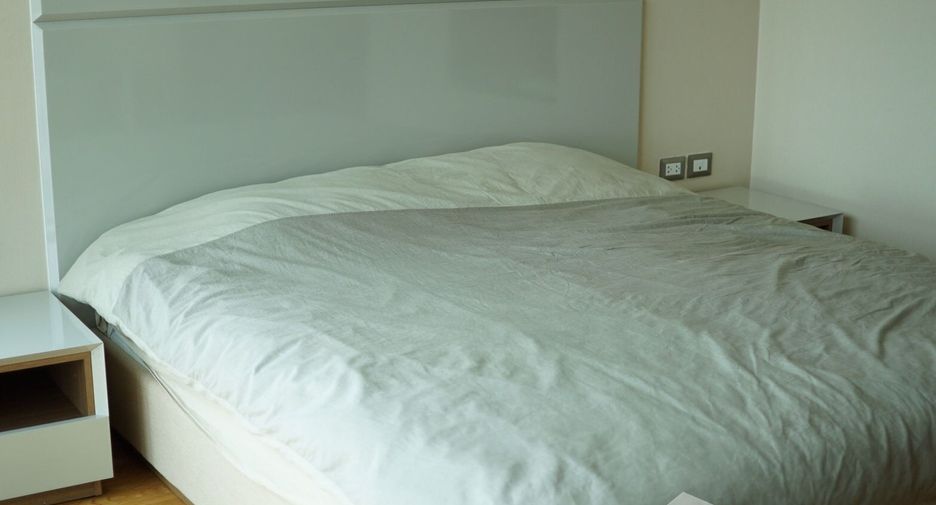 For sale 2 ベッドルーム condo in Watthana, Bangkok