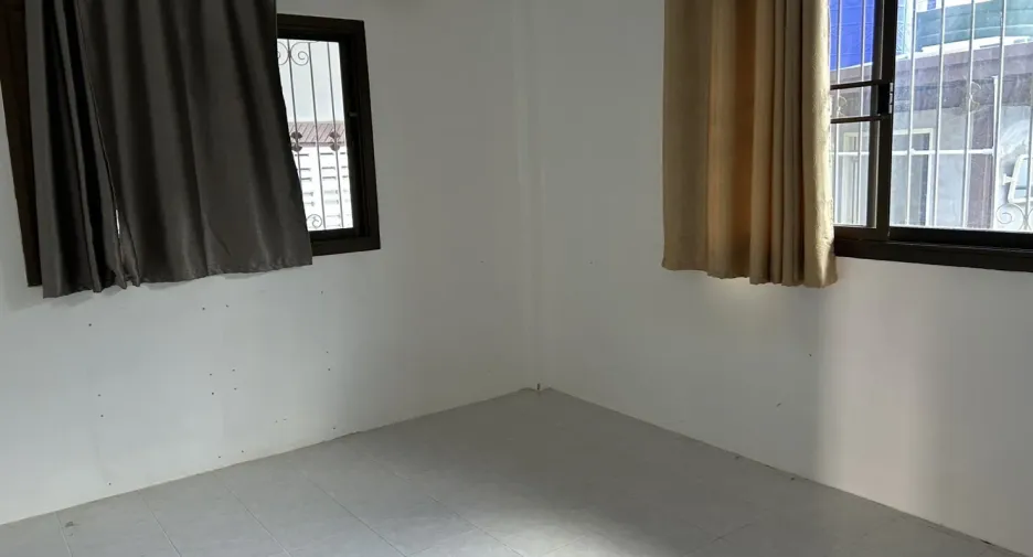 For sale 4 bedrooms house in Bang Lamung, Chonburi