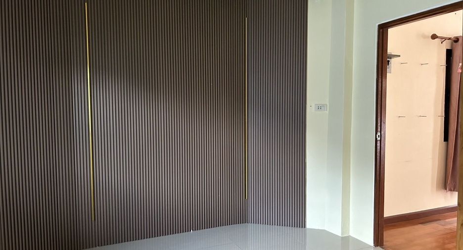 For sale 4 bedrooms house in Bang Lamung, Chonburi
