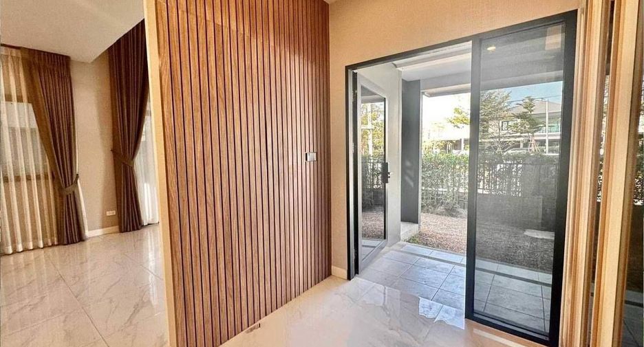 Villa en venta de 4 habitaciones en Bang Bo, Samut Prakan